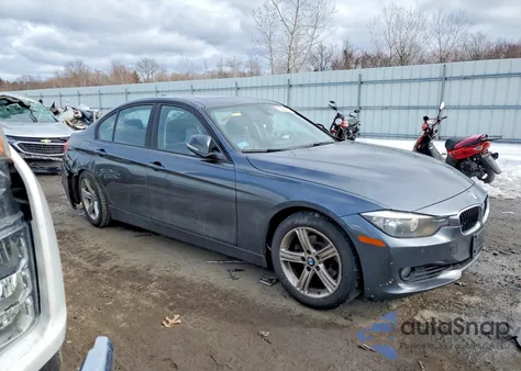 2013 BMW 328 Xi z USA, uszkodzony, nr VIN WBA3B3G51DNR79673